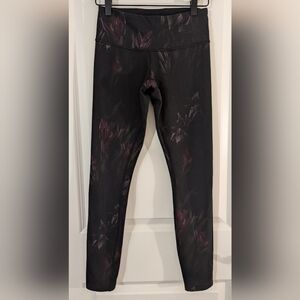 Lululemon Black Purple Flower Leggings Size 2